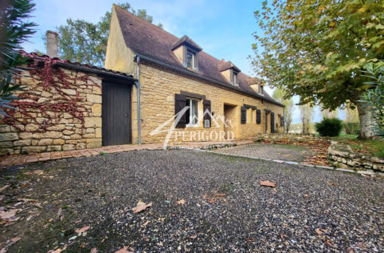 Propriété calme offrant deux maisons Périgourdines de 160 m² et 110 m²