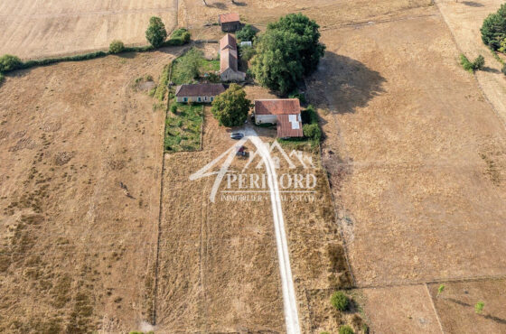 SOUS OFFRE🏡 Corps de ferme à vendre – 107 m² habitables – 5
