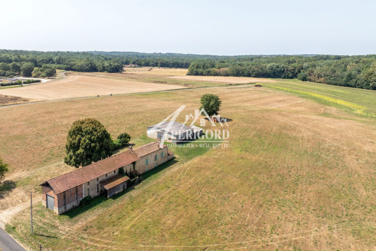 SOUS OFFRE Corps de ferme à rénover